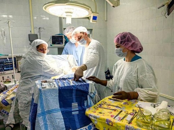 В Сургутской травмбольнице спасли жизнь мужчине, сбитому поездом