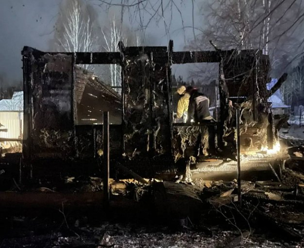 Пожар в дачном кооперативе «Урожай» под Сургутом унес жизнь мужчины Пожар в дачном кооперативе «Урожай» под Сургутом унес жизнь мужчины