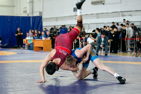 Турнир по греко‑римской борьбе в Сургуте объединил лучших спортсменов России Турнир по греко‑римской борьбе в Сургуте объединил лучших спортсменов России