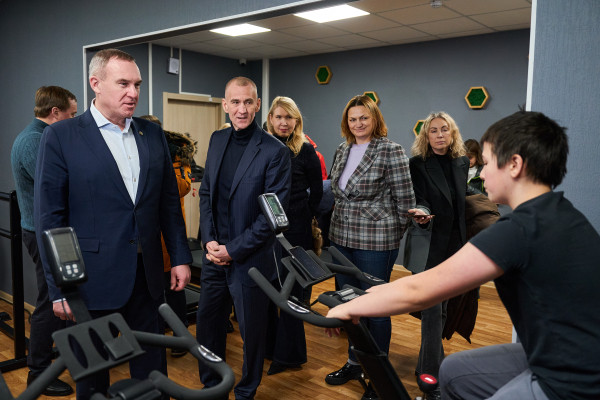 Губернатор ХМАО посетил центр цифровых видов спорта в Белом Яру Губернатор ХМАО посетил центр цифровых видов спорта в Белом Яру