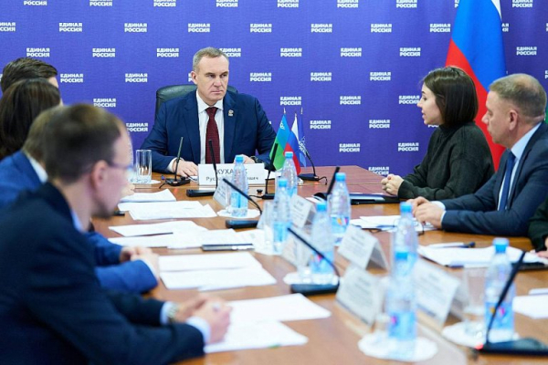 Единороссы ХМАО провели личные приемы граждан ко дню создания партии Единороссы ХМАО провели личные приемы граждан ко дню создания партии