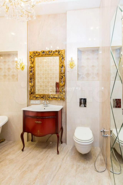 Квартиру дороже, чем у Долиной &mdash; продают в Сургуте