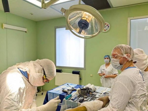 В Сургуте пациентам из ДНР вернули возможность двигаться с помощью эндопротезирования