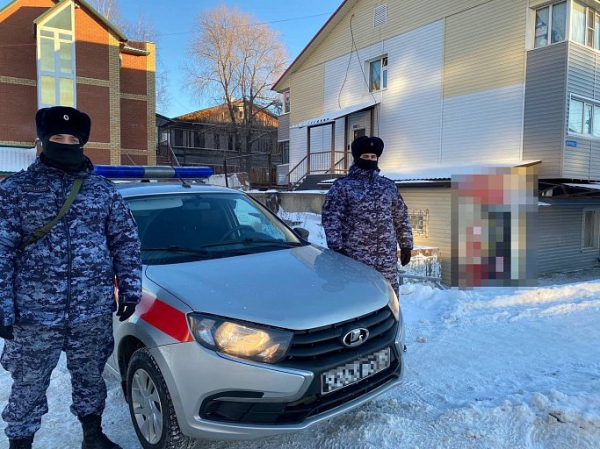 Росгвардия ХМАО задержала вооруженного пистолетом грабителя магазина Росгвардия ХМАО задержала вооруженного пистолетом грабителя магазина