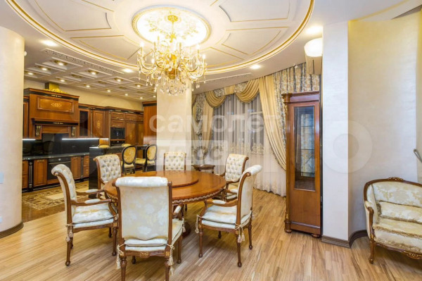 Квартиру дороже, чем у Долиной &mdash; продают в Сургуте