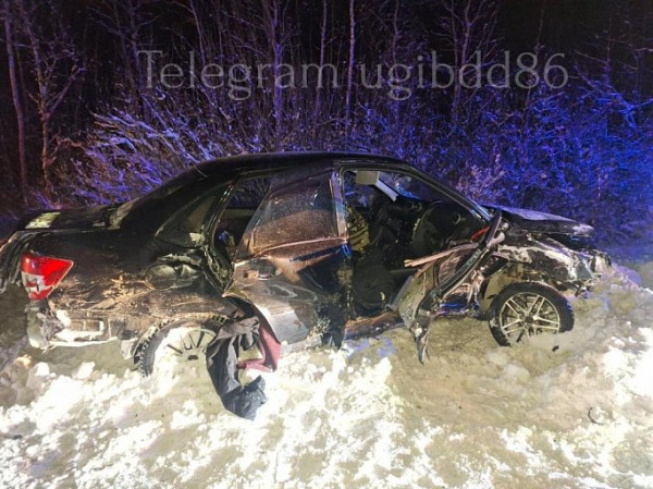 На трассе в ХМАО занос "Лады" привел к аварии с четырьмя пострадавшими