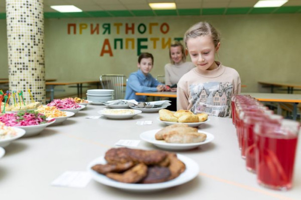 Власти Сургута увеличат финансирование школьного питания с начала 2026 года Власти Сургута увеличат финансирование школьного питания с начала 2026 года