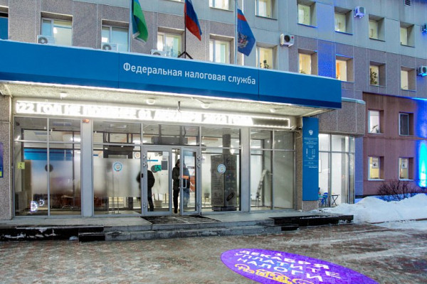 Более тысячи сургутян рискуют остаться дома в новогодние каникулы из-за долгов