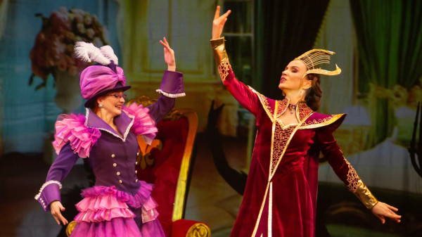 Сургутский драмтеатр представил первую в России постановку &laquo;Маленькой портнихи&raquo;