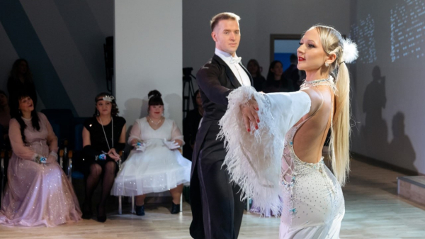 В Сургуте состоялся IV открытый городской инклюзивный бал В Сургуте состоялся IV открытый городской инклюзивный бал