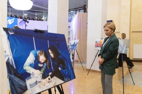 Депутат Дина Биглова-Фатова посетила сегодня торжественную церемонию награждения волонтеров в рамках празднования Международного дня добровольцев, которое будет отмечаться завтра Депутат Дина Биглова-Фатова посетила сегодня торжественную церемонию награждения волонтеров в рамках празднования Международного дня добровольцев, которое будет отмечаться завтра