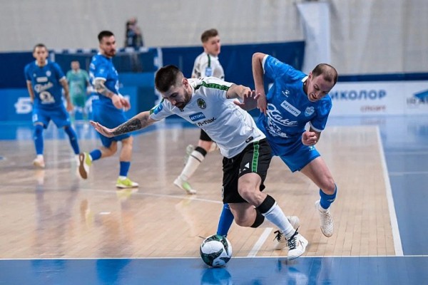 Сургутский «Факел» взял реванш у футболистов из Липецка Сургутский «Факел» взял реванш у футболистов из Липецка