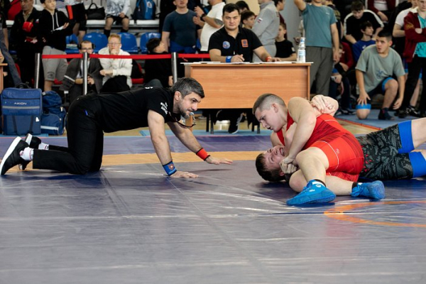 Турнир по греко‑римской борьбе в Сургуте объединил лучших спортсменов России Турнир по греко‑римской борьбе в Сургуте объединил лучших спортсменов России