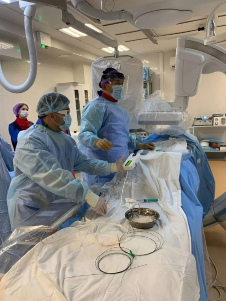 Врачи Нефтеюганска и Сургута совместно спасли человека, находящегося в опаснейшем состоянии Врачи Нефтеюганска и Сургута совместно спасли человека, находящегося в опаснейшем состоянии