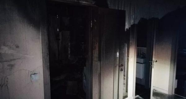 В Нижневартовске спасли двоих из горящей квартиры в многоэтажке