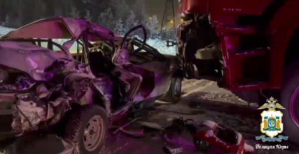 В Сургутском районе в столкновении автомобилей один человек погиб и трое пострадали В Сургутском районе в столкновении автомобилей один человек погиб и трое пострадали