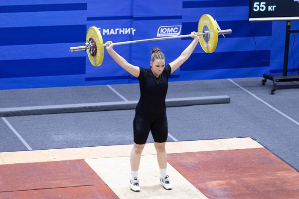 Лучшие тяжелоатлеты России померились силой в Сургутском районе Лучшие тяжелоатлеты России померились силой в Сургутском районе