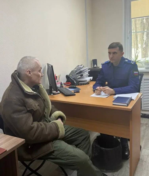 Прокурором Сургутского района Максимом Мавлютовым проведен личный прием граждан в филиале Фонда &laquo;Защитники Отечества&raquo;