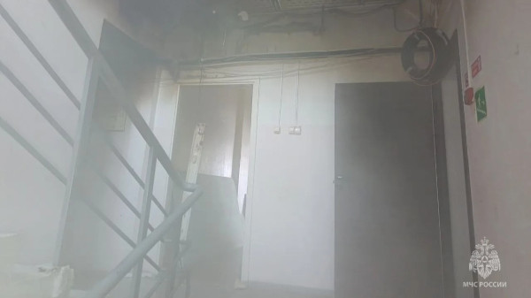 В поликлинике Сургута пожарные ликвидировали возгорание за несколько минут В поликлинике Сургута пожарные ликвидировали возгорание за несколько минут