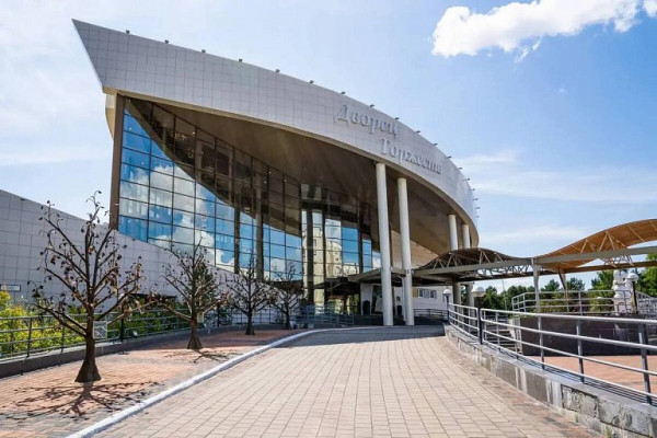 В Сургуте откроют регистрацию брака на открытом воздухе у Дворца торжеств