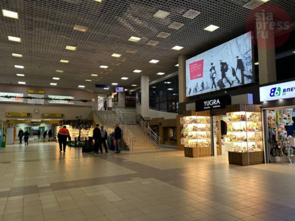 Вылет из Сургута в Сочи задержали на десять часов из-за угрозы атаки беспилотников Вылет из Сургута в Сочи задержали на десять часов из-за угрозы атаки беспилотников