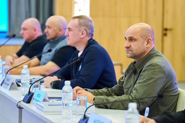 На форуме &laquo;Патриоты Урала&raquo; обсудили роль выпускников проекта &laquo;Герои Югры&raquo; в развитии региона