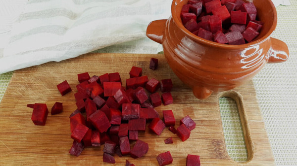 Как легко подготовить овощи для салата