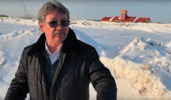 «Он меня пристрелит». Депутат и предприниматель Евгений Барсов в гневе рассказал об уничтожении поймы Оби городскими подрядчиками «Он меня пристрелит». Депутат и предприниматель Евгений Барсов в гневе рассказал об уничтожении поймы Оби городскими подрядчиками