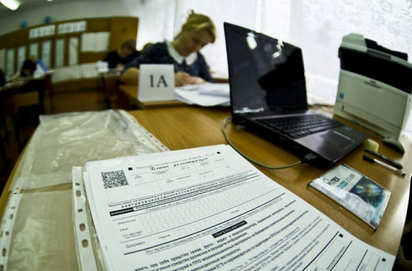 Колледжи Сургута зачисляли на бюджет детей мигрантов по поддельным аттестатам