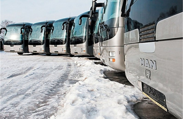 16 марта 2026 года госинспекторы БДД отделения технического надзора Госавтоинспекции Сургута проводят профилактические мероприятия по безопасности дорожного движения с участием автобусов