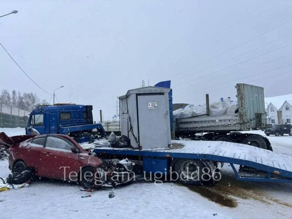 На трассе в ХМАО в массовом ДТП погиб водитель