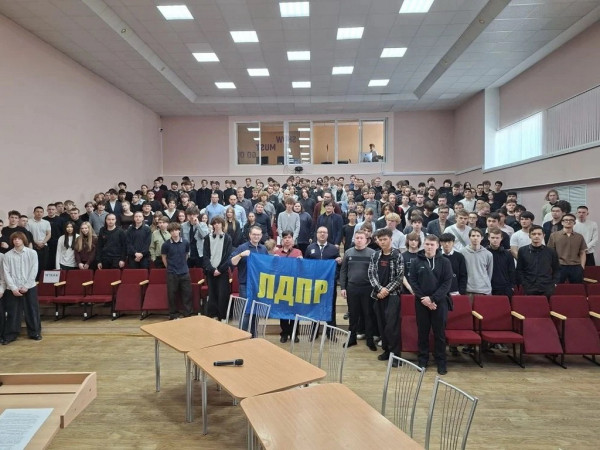 Виктор Сысун провел второй парламентский урок в Сургутском политехническом колледже