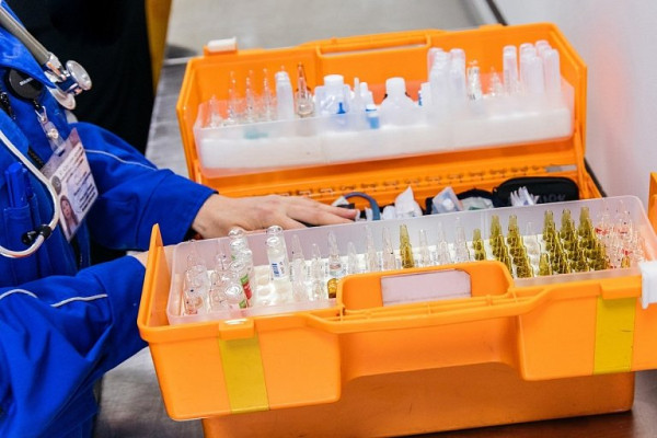 Бригада скорой помощи в Сургуте вывела мужчину из клинической смерти