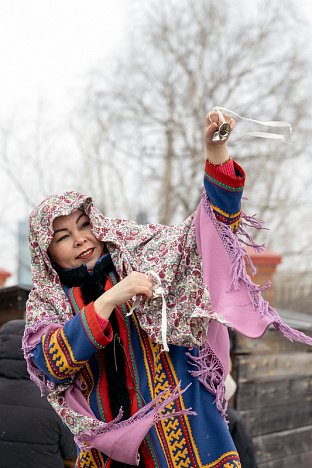 В Сургуте с размахом отметили Вороний день, древний праздник обских угров В Сургуте с размахом отметили Вороний день, древний праздник обских угров