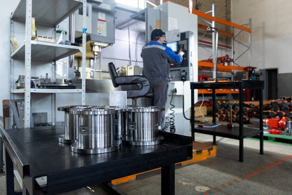 В ХМАО из-за дефицита рабочей силы на рынке труда свободны 16 тыс вакансий