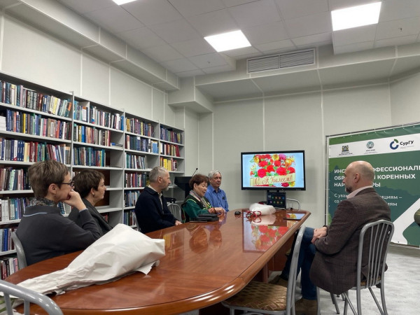 Еремей Айпин поздравил хантыйского филолога с 75-летним юбилеем Еремей Айпин поздравил хантыйского филолога с 75-летним юбилеем