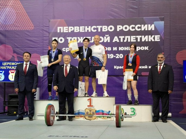 Тяжелоатлетка из ХМАО выступит на первенстве мира среди юниоров в Египте