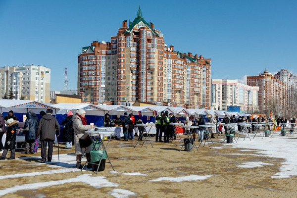 Жители Сургута впервые с размахом отметили Красную горку