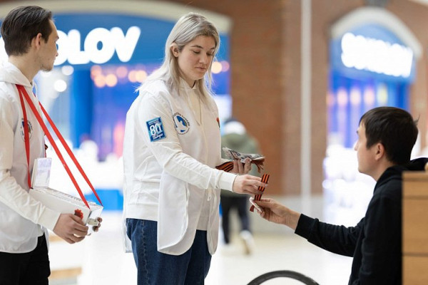 Ко Дню Победы жителям ХМАО раздадут более 130 тысяч Георгиевских лент