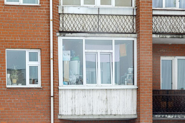 На Урале вор обнес квартиру, проникнув внутрь через балкон на 14 этаже