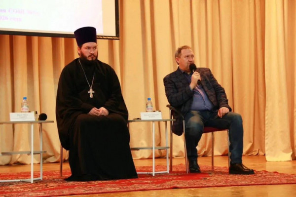 В Сургутском районе общественник принял участие в семинаре &laquo;Нейросети и искусственный интеллект в образовании&raquo;