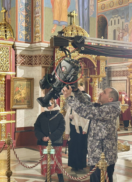 В ночь с 11 на 12 апреля окружная телерадиокомпания &laquo;Югра&raquo; показала в прямом эфире Пасхальное богослужение, которое в Кафедральном соборе Воскресения Христова провёл митрополит Ханты-Мансийский и Сургутский Павел