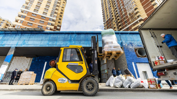 К 9 Мая сургутские волонтёры готовят для бойцов СВО праздничные посылки