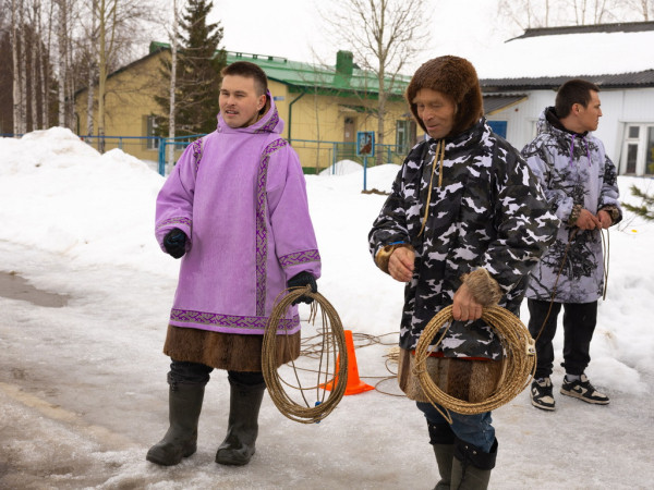 Игорь Бруслиновский посетил праздник национальных видов спорта в Тром-Агане Игорь Бруслиновский посетил праздник национальных видов спорта в Тром-Агане