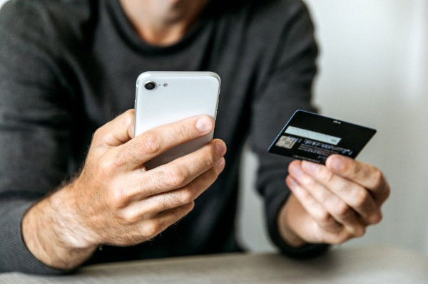 Студент из Сургута предстанет перед судом по обвинению в дропперстве