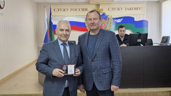 В Сургуте поздравили ветеранов органов внутренних дел и отметили их заслуги