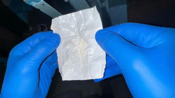 Жительница Сургута за три года продала югорчанам более 10 килограммов наркотиков