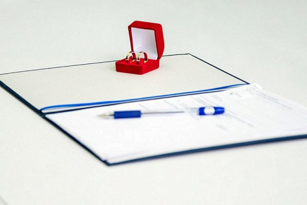 Каждый третий житель Сургута от 25 до 40 лет не может создать семью