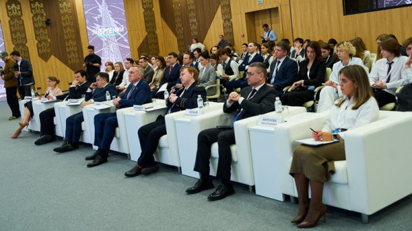 Нужны новые люди и мозги: вопросы подготовки кадров обсуждались на форуме в Югре