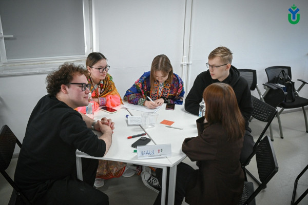 В Ханты-Мансийске прошел I региональный слет студентов обско-угорских народов